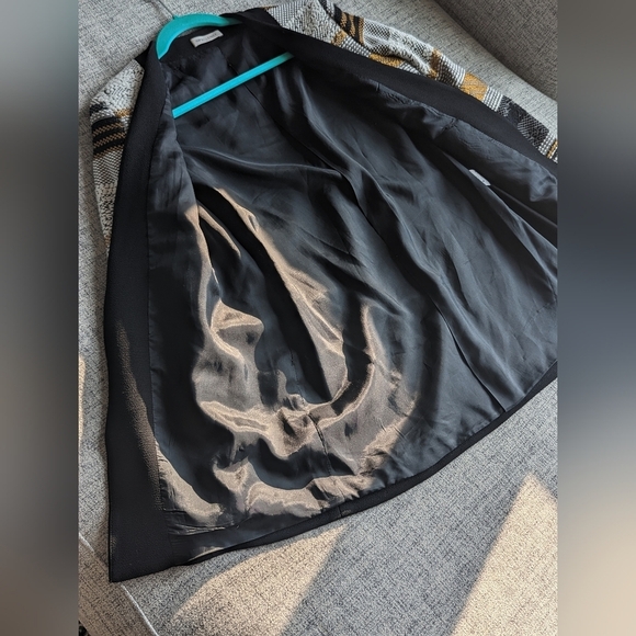 Opulence Trendy Stylish Jacket - Picture 4 of 12